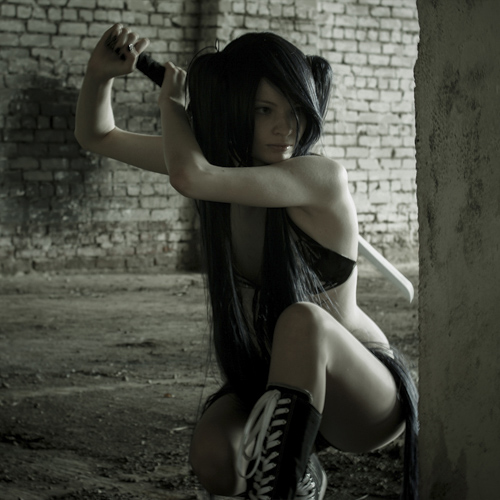 Black Rock Shooter cosplay by Neka-Chi – glowing chain swing