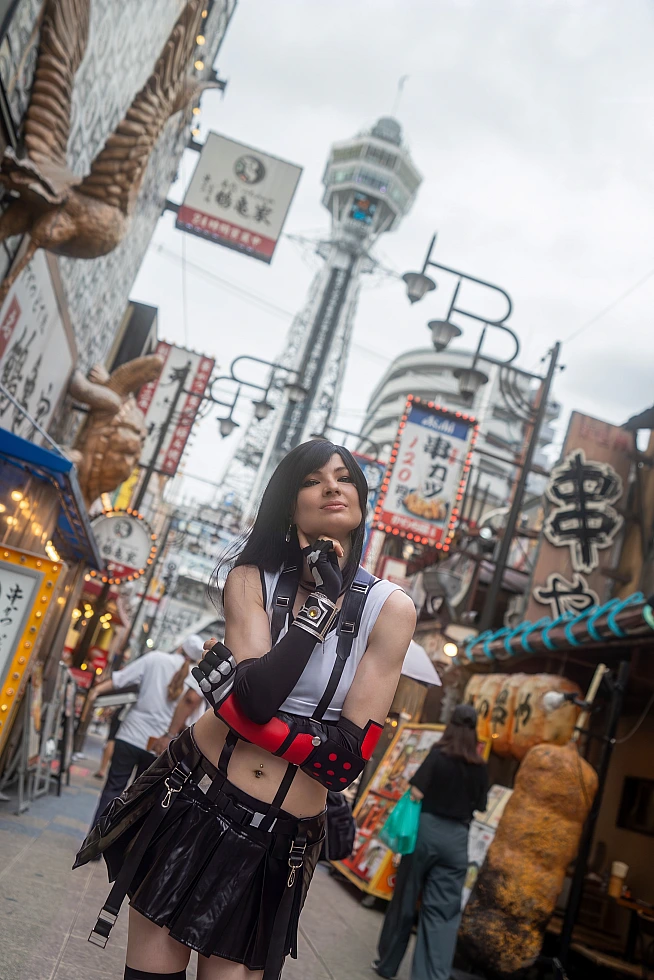Tifa Lockhart Final Fantasy Cosplay