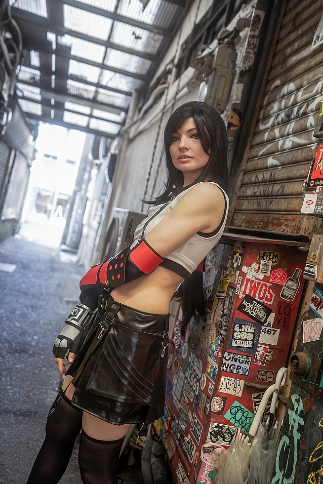 Tifa Lockhart Final Fantasy Cosplay