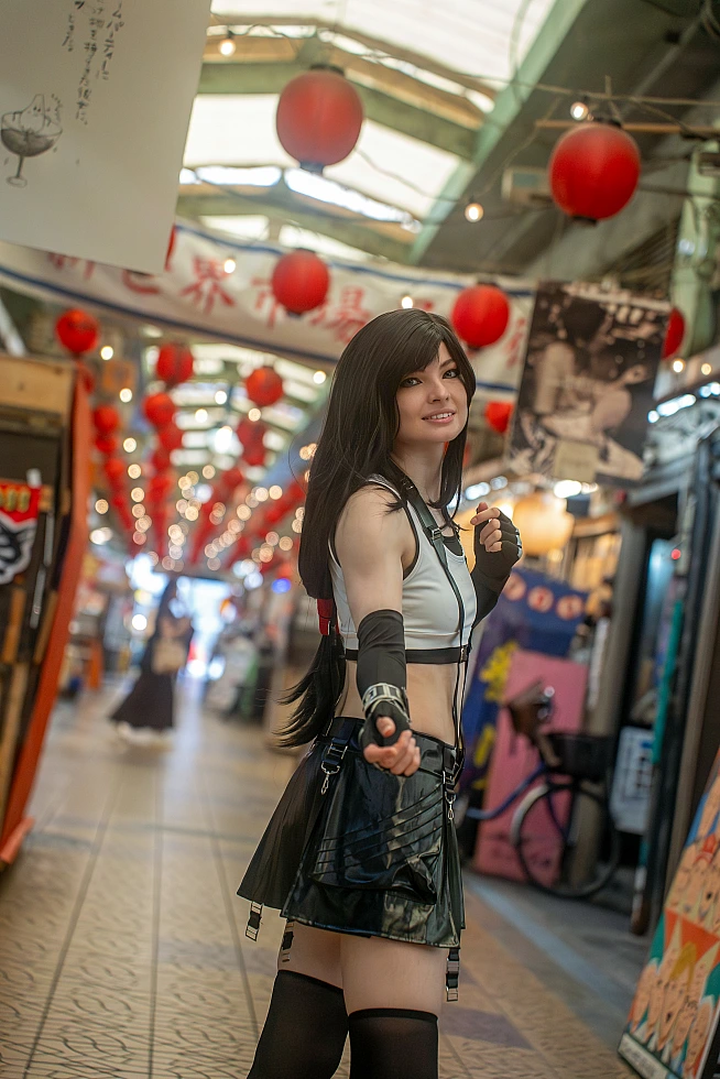 Tifa Lockhart Final Fantasy Cosplay